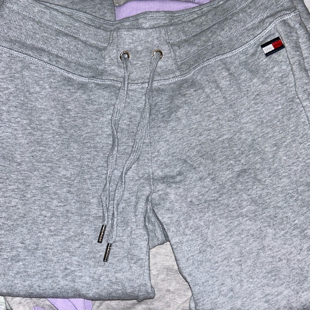 grey sweatpants